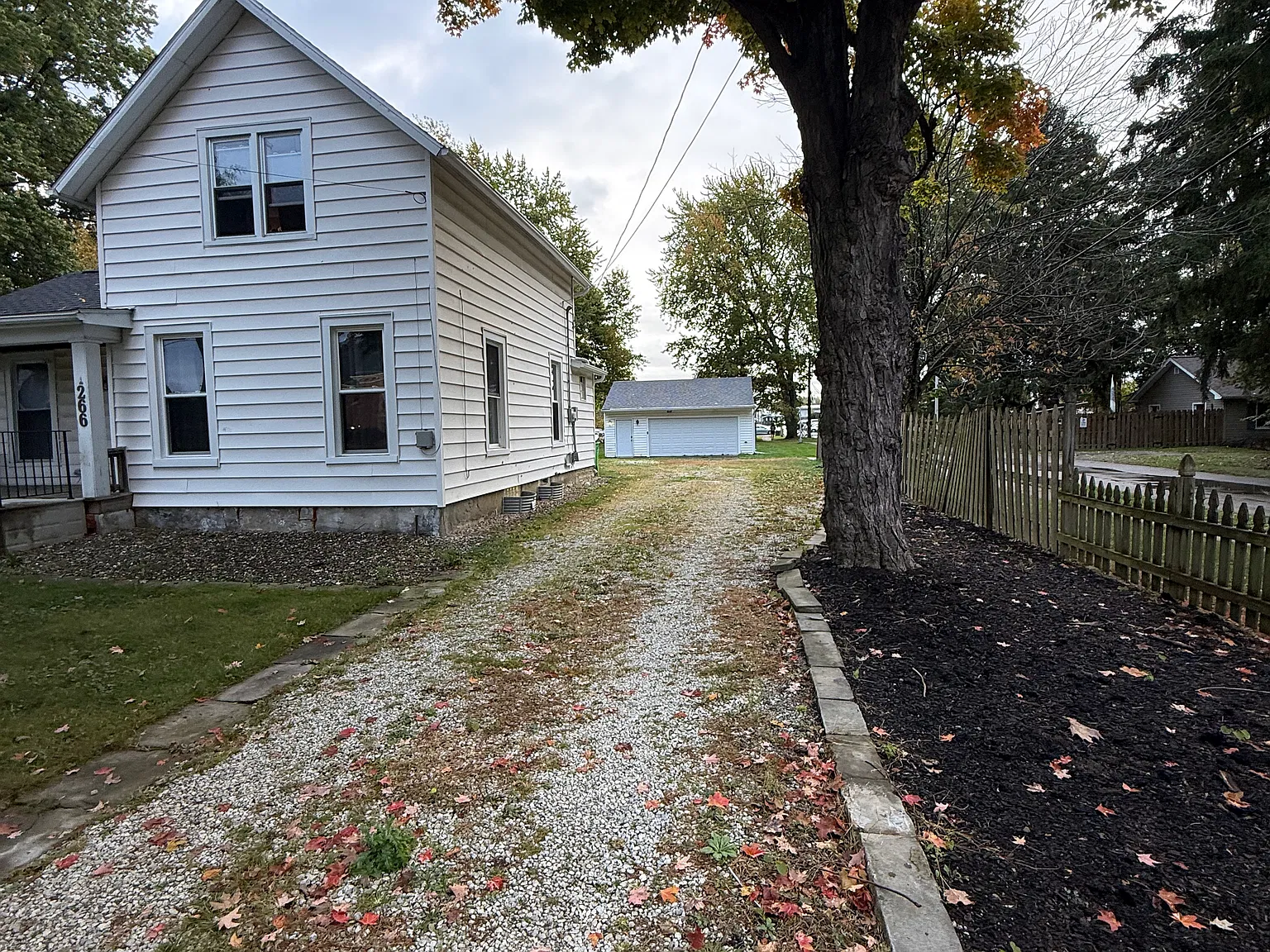 4 bed, 1832 sqft, $2,300 — Photo 3