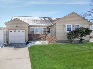 3664 Bridle Path, Bethpage, NY 11714