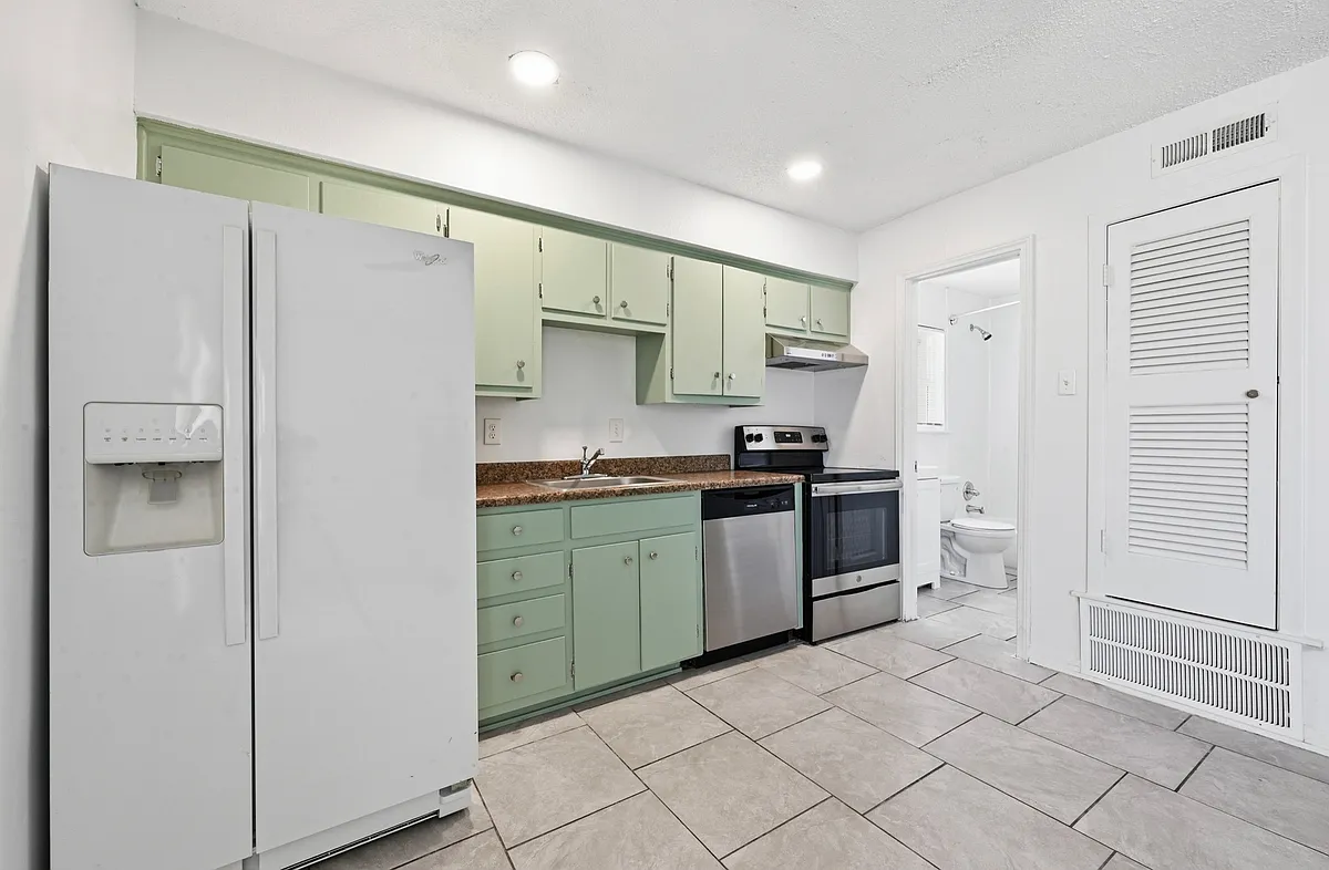 Building Photo - 5210 Joe Sayers Ave #C