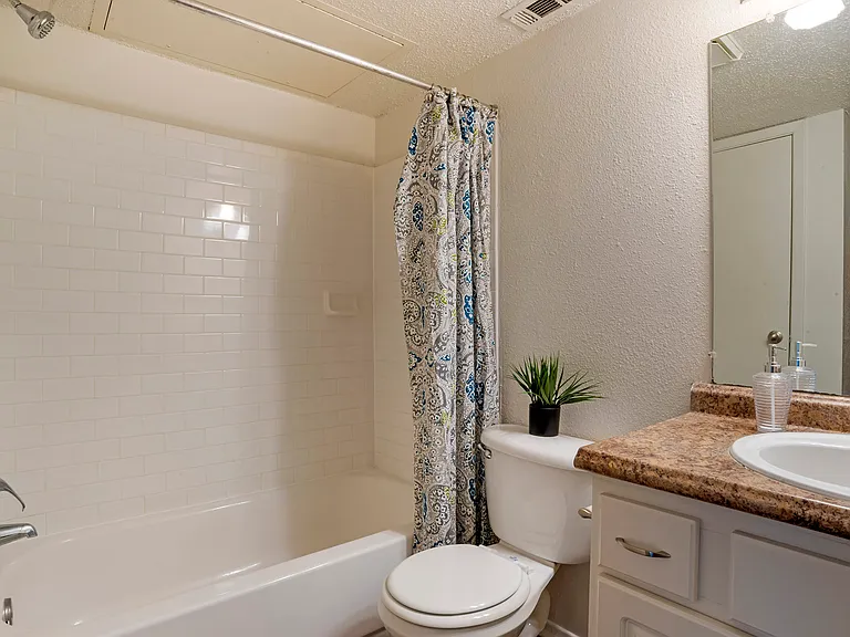 Pear Orchard Apartments — Photo 15
