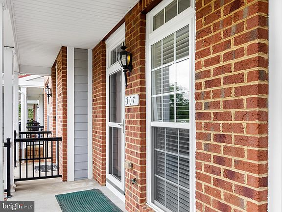 4th image of 300 Dixon St Unit 307