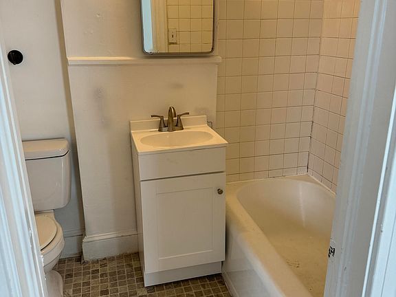 5th image of 390 Juless St