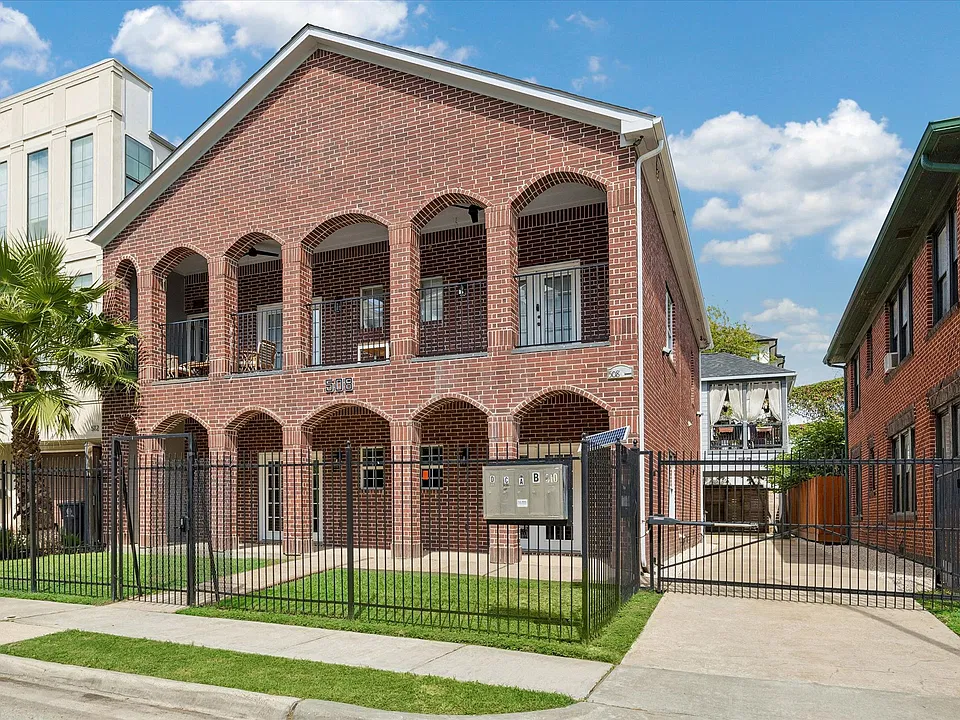 508 W Clay St