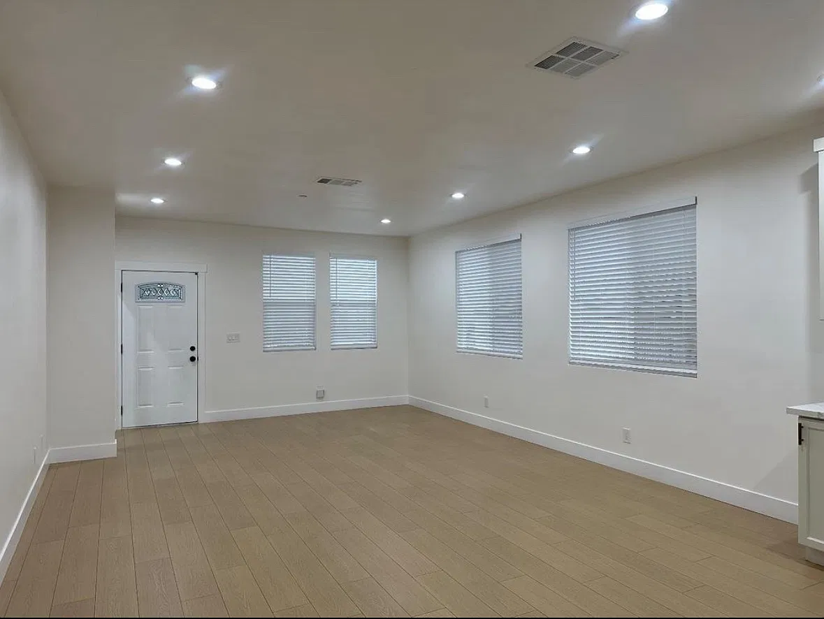 2311-2315 Downar Way — Photo 4