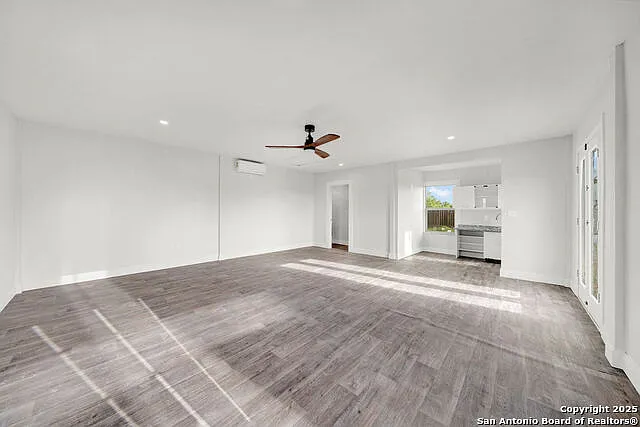 1 bed, 1.0 bath, 800 sqft, $900 — Photo 2