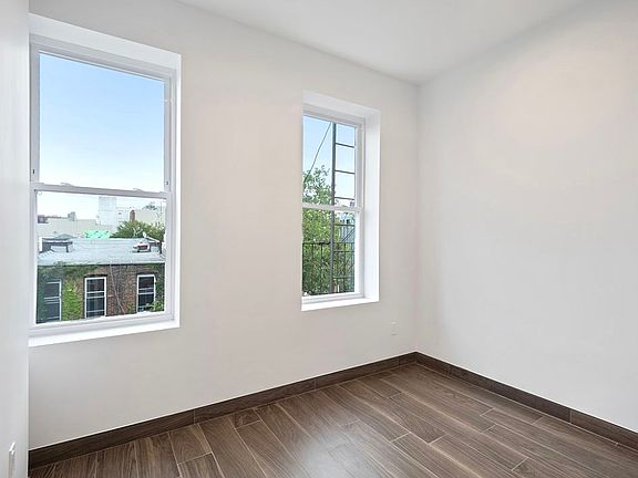 5th image of 2329 Bedford Ave #3R