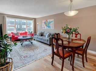 336 E Covecreek Cir NE, Calgary, AB T3K 0W6