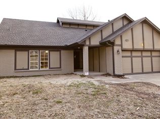 605 W Fredericksburg St, Broken Arrow, OK 74011