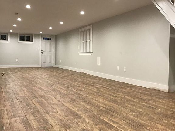 4th image of 326 Irving Ave #2