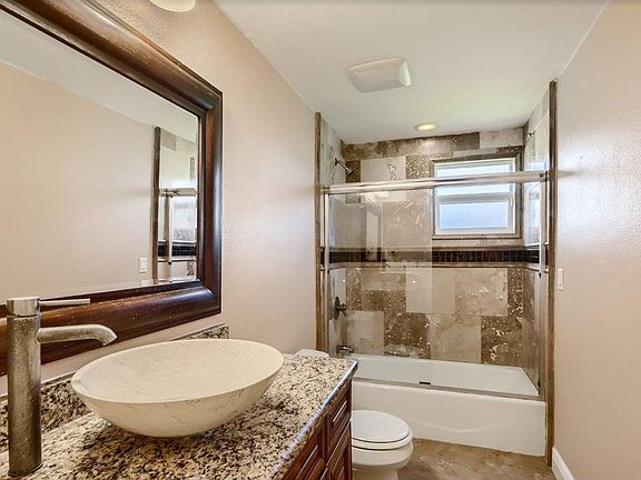 5th image of 2415 Clay Ct