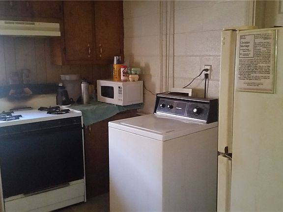 2nd image of 3102 W 19th St