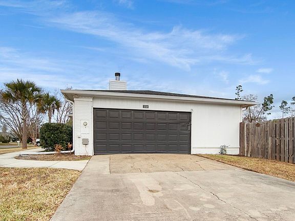 3rd image of 3728 Greentree Pl