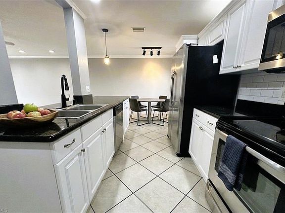 3rd image of 2366 E Mall DR #514