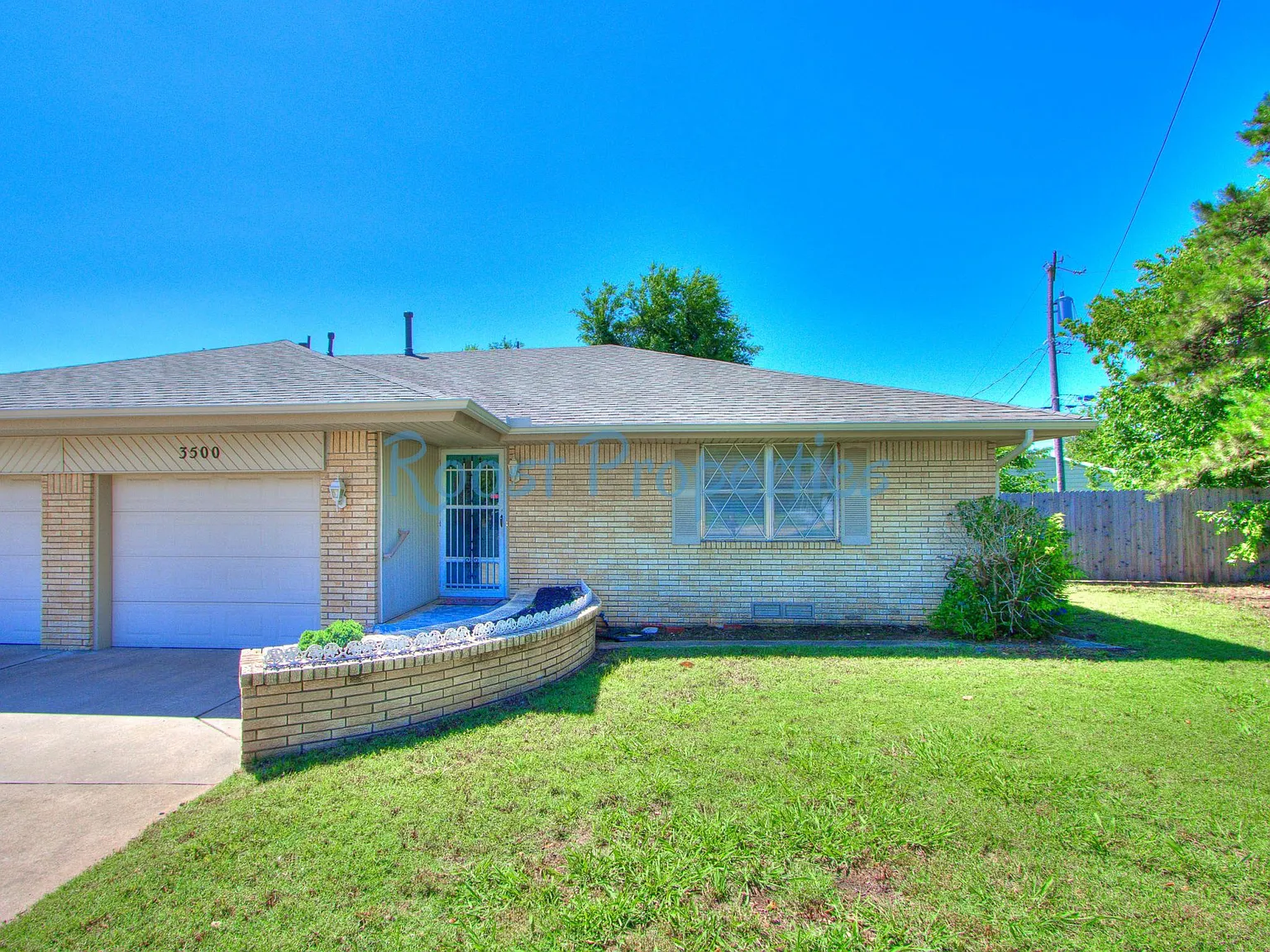 2 bed, 1.5 bath, 1068 sqft, $1,100 — Photo 3