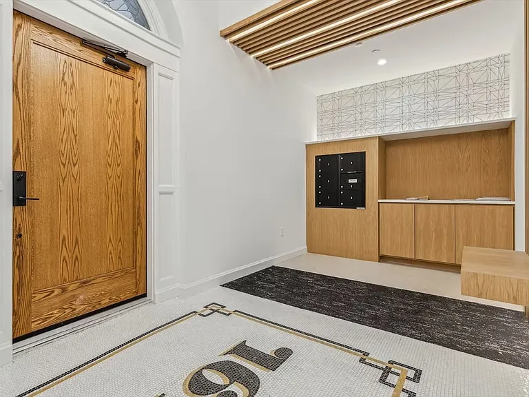 1618 Beacon St #3 — Photo 15