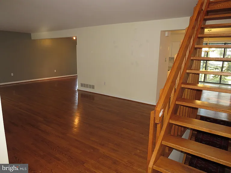 30 Kings Grant Rd — Photo 3