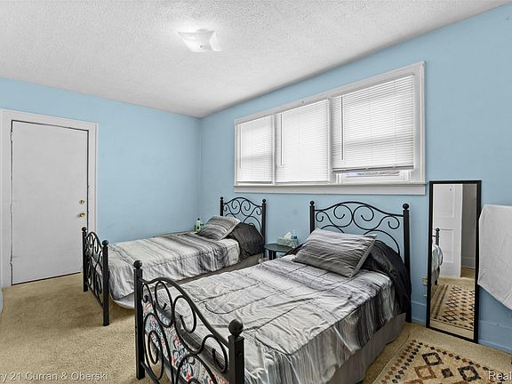 5th image of 6022-6028 Appoline St