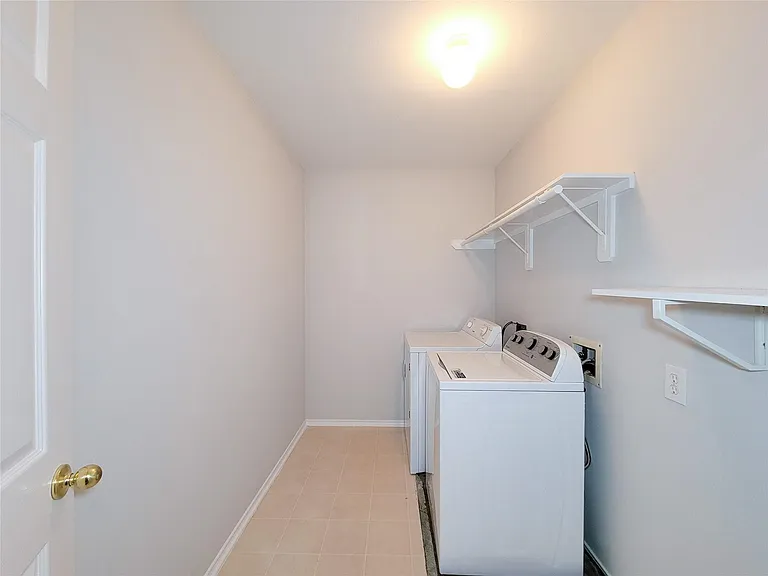 19726 Lindenfield Ct — Photo 47