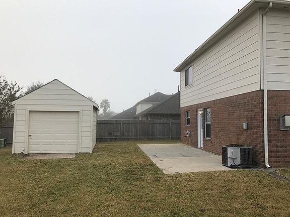 2nd image of 304 Green Isle Ave