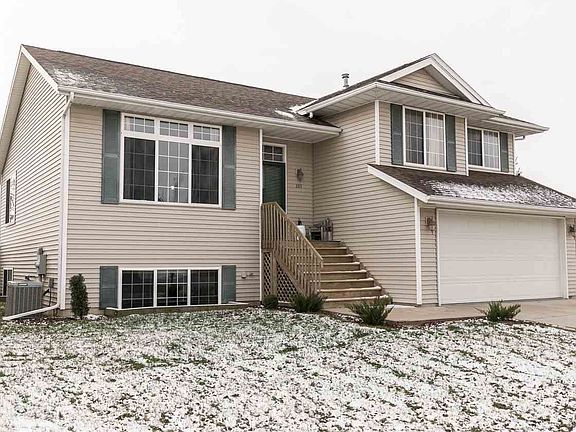 2nd image of 889 Augusta Cir