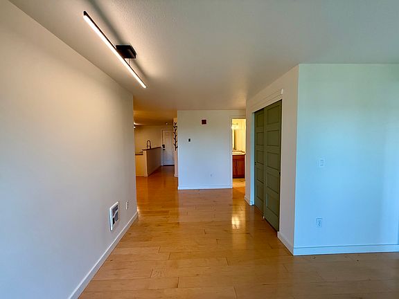 5th image of 231 Belmont Ave E #231