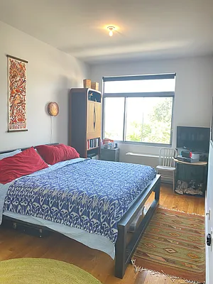 Rented by Chana Ofek, LREB | media 18