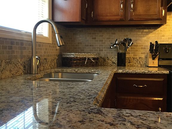 5th image of 1307 Venessa Dr