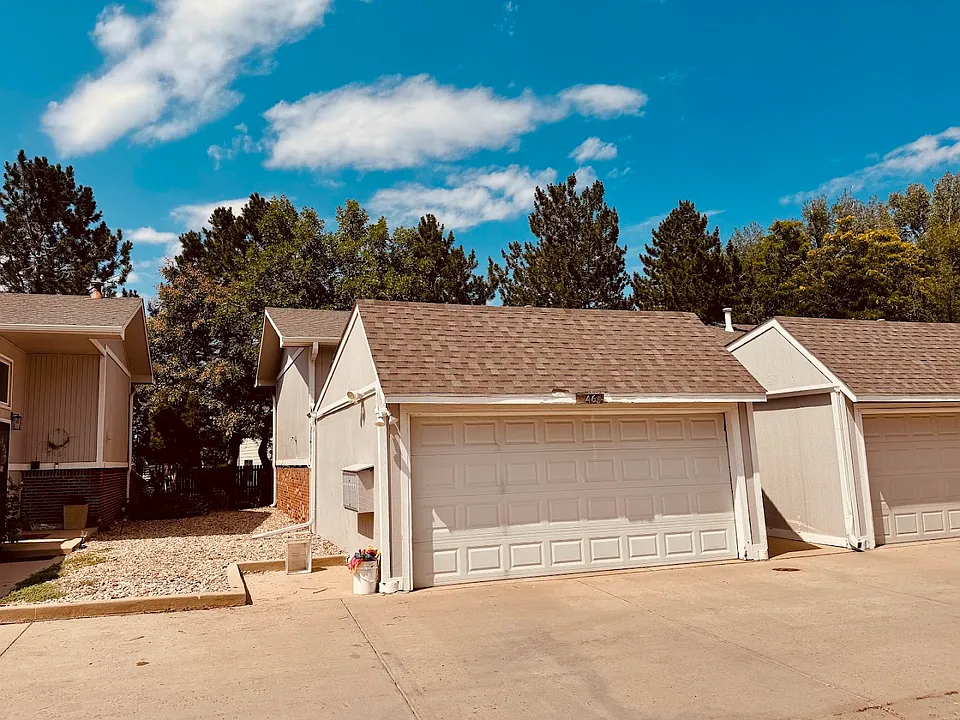 5465 White Pl