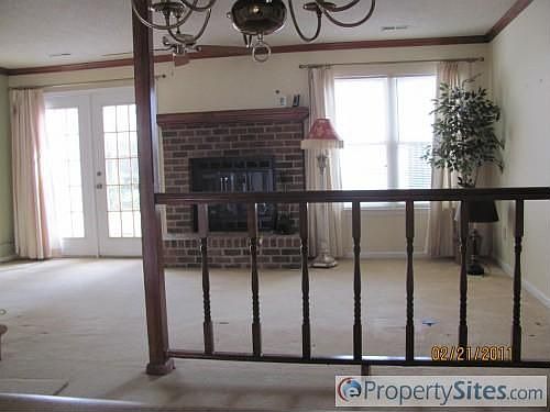 3rd image of 307 Nottaway Ct