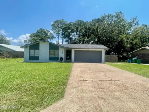 3606 Warwick St, Pascagoula, MS 39581