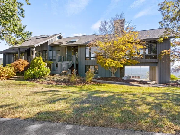 211 Apple Way, Landrum, SC 29356