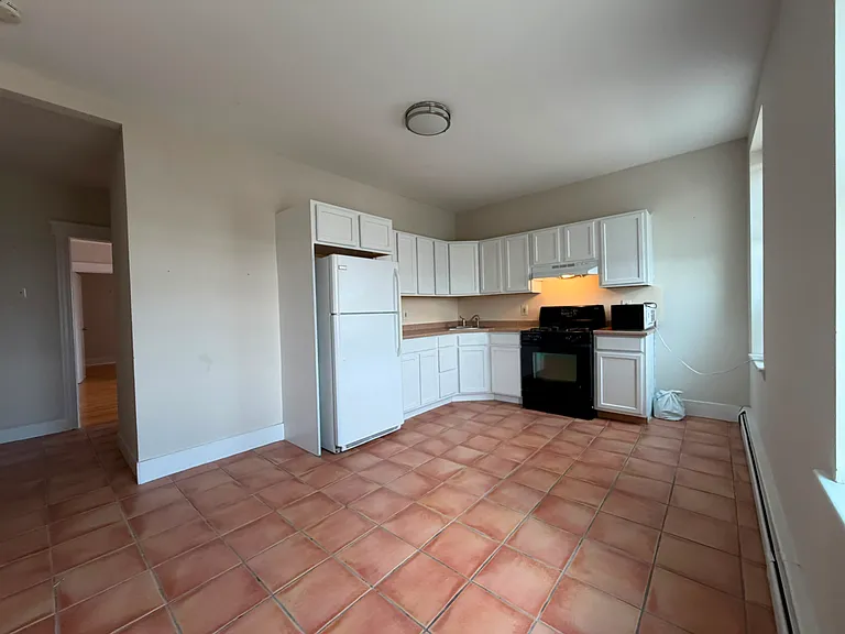 228 Ogden Ave — Photo 3