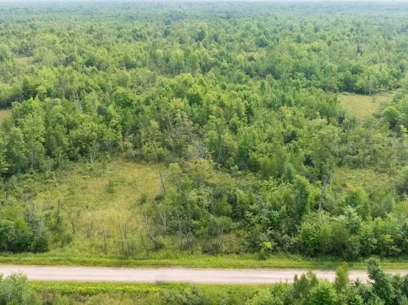 9th Ave, Necedah, WI 54646
