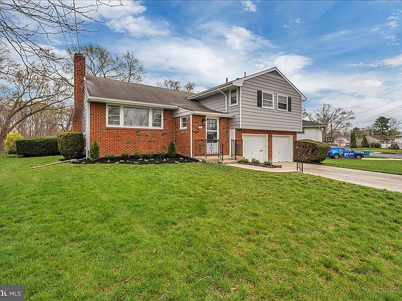 2nd image of 180 Cherry Tree Ln