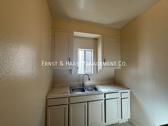 4th image of 9518 California Ave #1