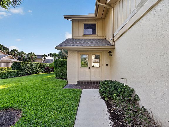 2nd image of 17137 Waterbend Dr APT 204