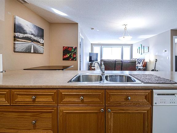 5th image of 300 Palisades Way #105