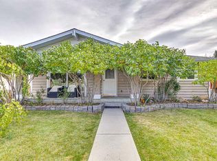 6216 Thornaby Way NW, Calgary, AB T2K 5K9