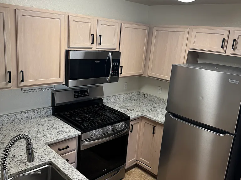 6501 San Antonio Dr NE #501 — Photo 8