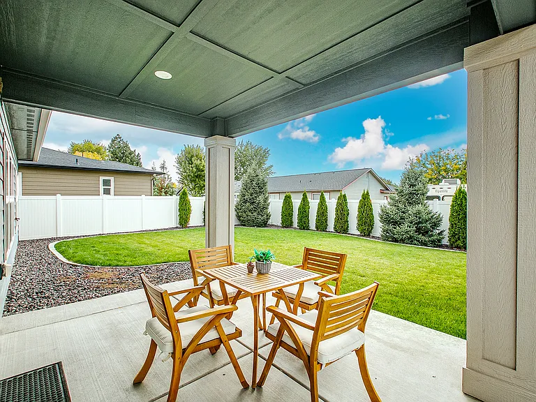 2035 E Oakcrest Dr — Photo 47