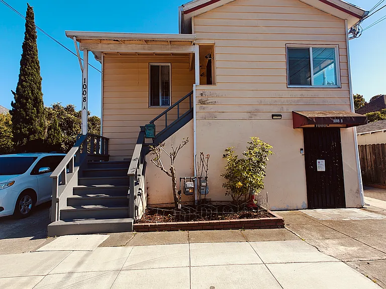1008 Eagle Ave #1 — Photo 1