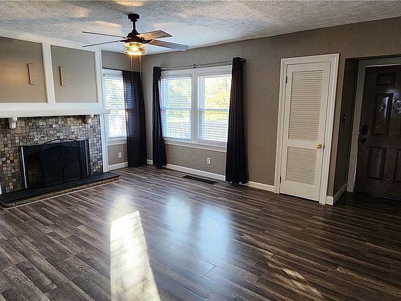 2nd image of 1037 Croyden Dr