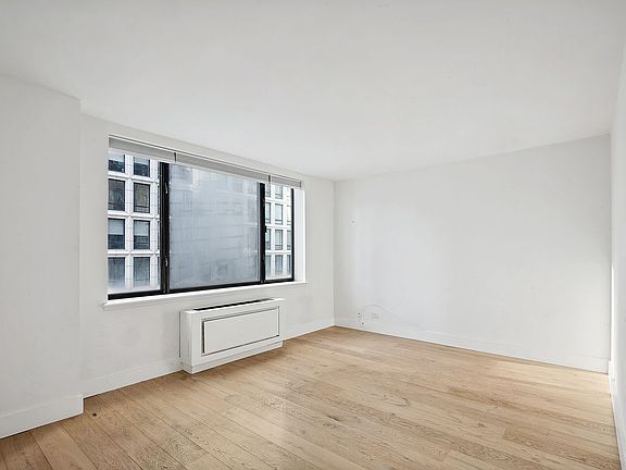 4th image of 30 W 61st St APT 11E