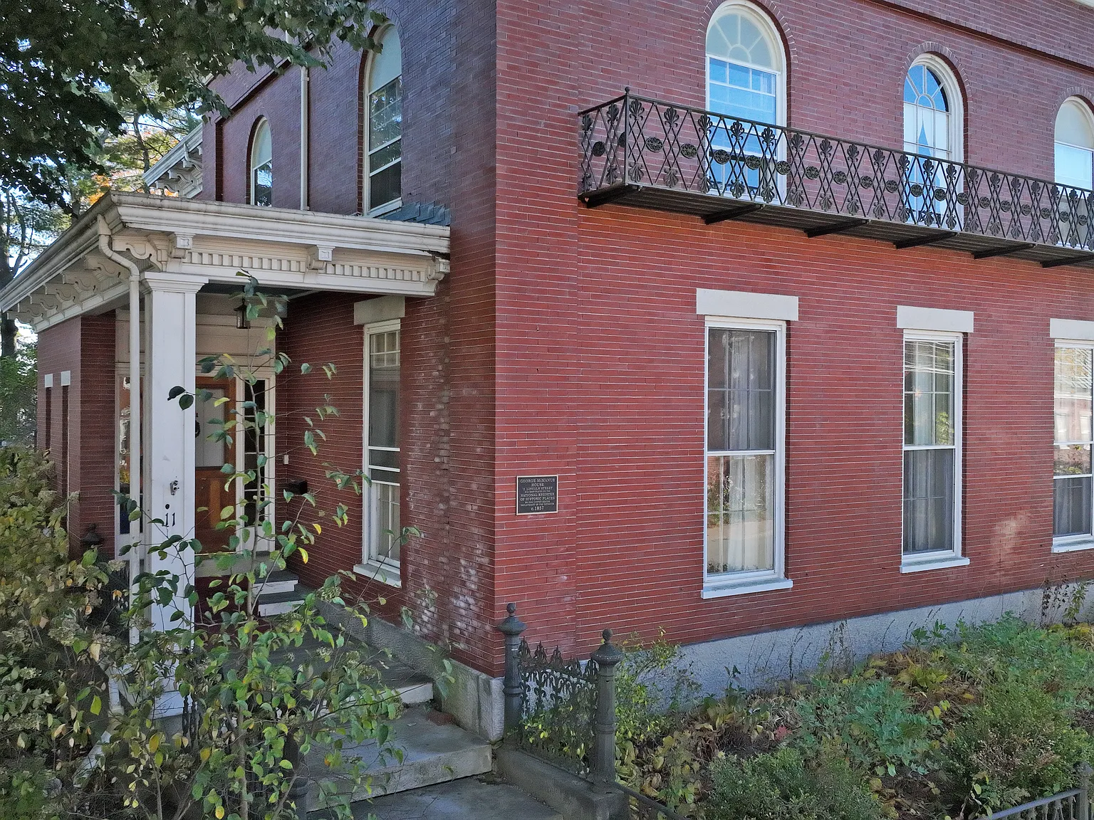 4 bed, 4327 sqft, $6,200 — Photo 4