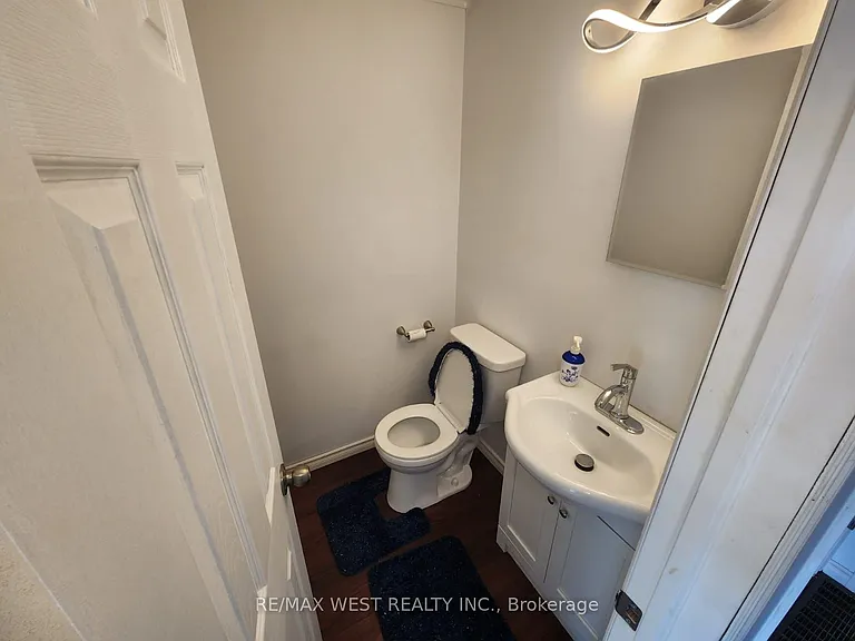 10658 Atwater Cres — Photo 16