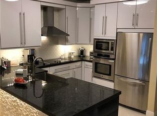 12127 SW 5th Ct, Pembroke Pines, FL 33025