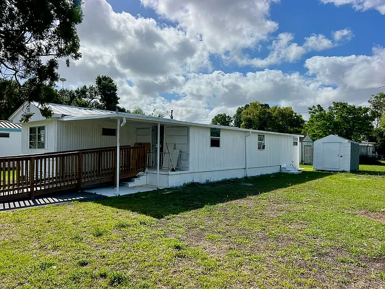 1219 W Hall St — Photo 3
