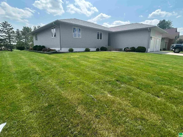 26 Fairway Dr, Alta, IA 51002