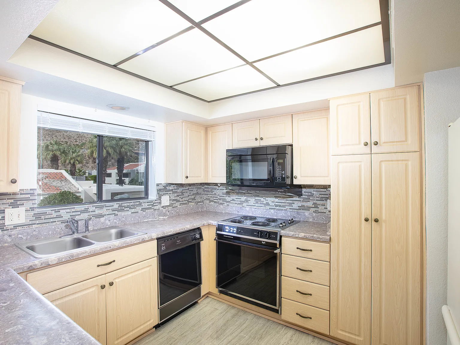 2 bed, 1198 sqft, $2,500 — Photo 3