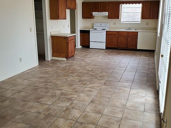 5th image of 10121 Caton Pl